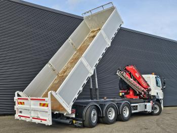 CF 530 8x4-4 / FASSI 27.5 t/m CRANE + TIPPER